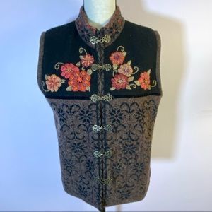 Vest Icelandic Design Medium Fully Lined Metal Clasps closure Wool